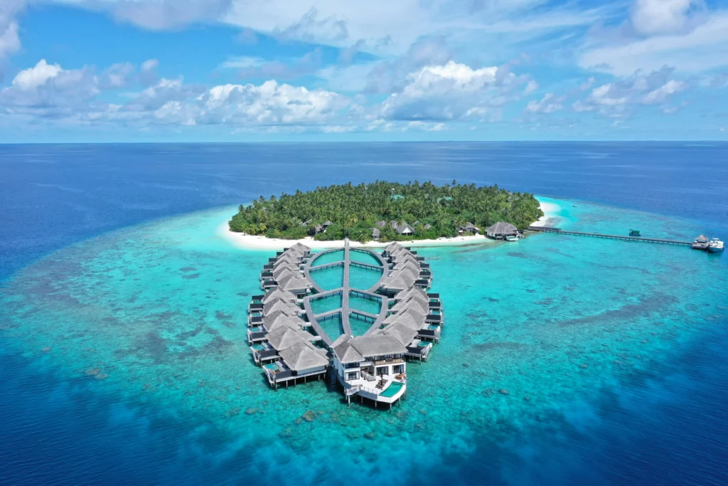 maldives-resort-with-water-bungalows