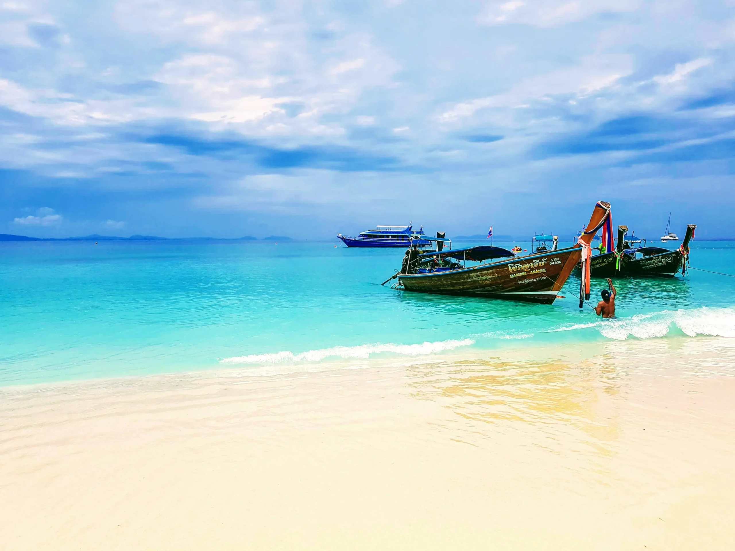 phi-phi-beach-phuket