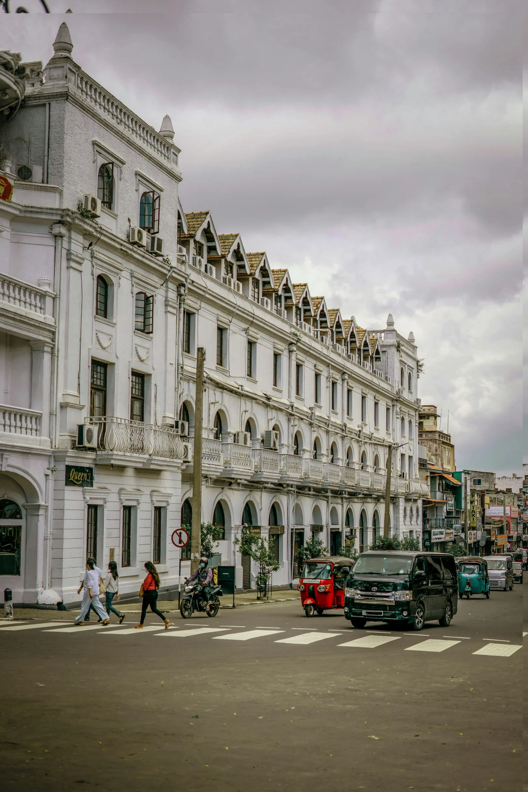 queens-hotel-kandy-sri-lanka